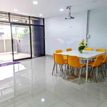 106 Main Street By Zamanja Betong Villa Exterior photo